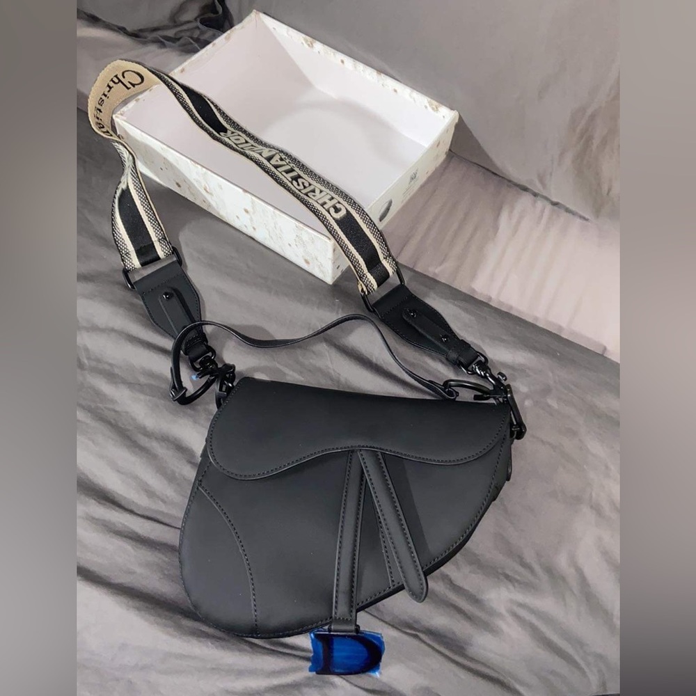 *CD Saddle Purse